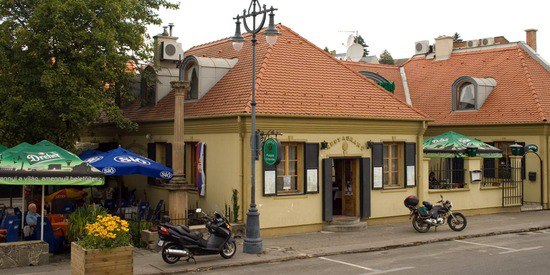 Corner Szerb étterem